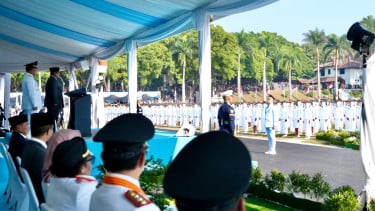Mendagri Tito Karnavian Dampingi Presiden Prabowo Lantik 1.204 Pamong Praja Muda IPDN
