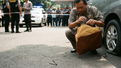 Bukan Main! Uang Rp1,2 Miliar Hilang dalam Hitungan Menit, Begini Cara Komplotan Gembos Ban Beraksi