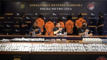 Polisi Bongkar Sindikat Peredaran 575.200 Butir Obat Keras di Jakpus