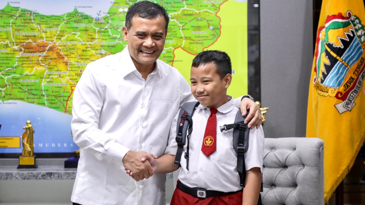 Siswa SD di Boyolali dapat Pengakuan NASA Usai Menemukan Celah Sistem Keamanannya, Gubernur Jateng Beri Hadiah Laptop
            - galeri foto