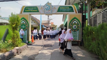 Selama Muktamar ke-35 NU, Santri Bahrul Ulum Tambakberas Belajar Daring