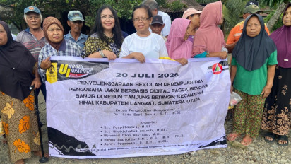 UI Fasilitasi Sekolah Perempuan untuk Korban Bencana Banjir di Langkat, Sumatera Utara