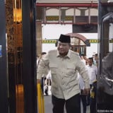 Momen Prabowo Jajal Kereta Mewah Nusantara Explorer dari Semarang Menuju Batang