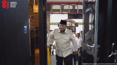 Momen Prabowo Jajal Kereta Mewah Nusantara Explorer dari Semarang Menuju Batang