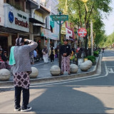 Foto Berbayar Pakai Plang Portable "Malioboro" Tuai Polemik, Pemkot Yogyakarta Ancam Tertibkan Replika yang Ganggu Estetika