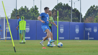 Masih Alami Jet Lag, Igor Tolic Waspadai Kondisi Fisik Mariano Peralta di Sesi Latihan Persib Bandung
