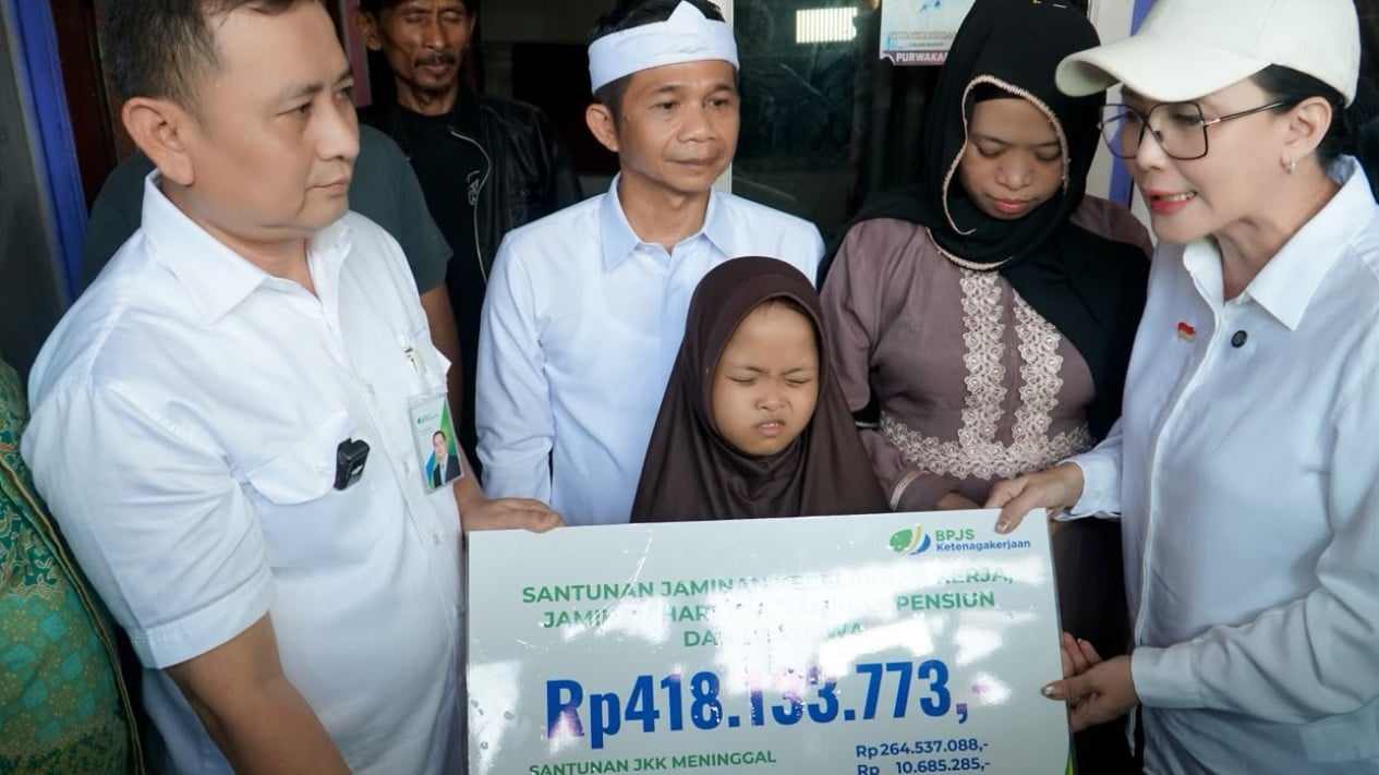 BPJS Ketenagakerjaan Pastikan Hak Almarhum Sumarna Terpenuhi, Keluarga Terima Jaminan Sosial Rp418 Juta
            - galeri foto