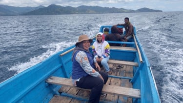 Terjang Ombak, Dedikasi Mantri BRI Membuka Jalan Akses Finansial hingga Perbaiki Nasib Nelayan di Pulau Seram