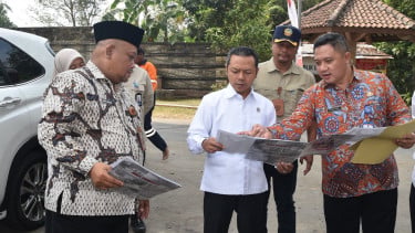 Arahan Presiden Prabowo, Wamendikdasmen Fajar Tinjau SNT Banyumas untuk Dorong Katalisator Mutu Pendidikan