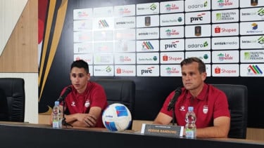 Unbeaten di Fase Grup Piala Presiden 2026, Luka Menalo Puji Kinerja Skuad Persib Bandung di Masa Pramusim