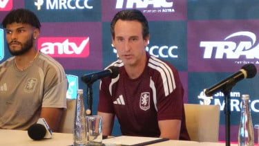 Akhirnya Kembali ke Indonesia Lagi Setelah 12 Tahun, Unai Emery Dibuat Takjub dengan Antusiasme Suporter di Jakarta