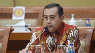 Putusan MK Minta MBG Tak Pakai Dana Pendidikan, DPR: Kesempatan Pemerintah Naikkan Gaji Guru