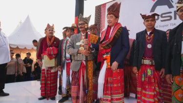 Jokowi Dianugerahi Gelar Raja Timor