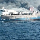Detik-detik KM Mutiara Sentosa 2 Dilalap Api di Perairan Sumenep, Basarnas Berjibaku Evakuasi Ratusan Penumpang