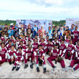 Perkuat Program Sekolah Rakyat, Ketua Umum TP PKK Salurkan Bantuan bagi Siswa dan Guru di Biak Numfor