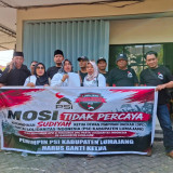 Sejumlah Pengurus PSI Lumajang Datangi Kantor DPW PSI Jatim, Serahkan Surat Mosi Tidak Percaya