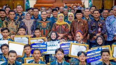 Jatim Kembali Juara Umum LKS Nasional Tahun 2026 untuk Keempat Kalinya, Gubernur Khofifah: Bukti Barometer Vokasi Nasional