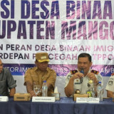 Perkuat Cegah TPPO, Imigrasi Labuan Bajo Hibahkan Motor Operasional ke Lima Desa di Manggarai