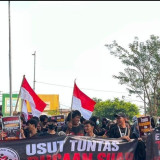 Massa Aksi Koalisi Masyarakat Sipil Sampaikan Aspirasi dan Kawal Proses Kasus Roy Suryo Cs di PN Jaktim