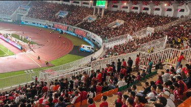 Suporter Berbondong-bondong Tinggalkan Stadion Pakansari Usai Vietnam Cek Gol Ketiga Atas Timnas Indonesia