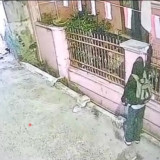 Viral Bendera Merah Putih Dibakar OTK di Bandung, Aksi Pelaku Terekam CCTV