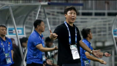 Permalukan Timnas Indonesia 3-0, Kim Sang-sik Bongkar 'Rahasia' Kemenangan Vietnam: Saya Buang Kemeja Putih Pembawa Sial!