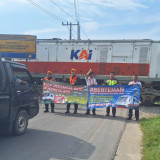 Cegah Kecelakaan, Railink Edukasi Masyarakat di Perlintasan Medan - Binjai