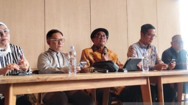Eks Jampidsus Febrie Adriansyah Ajukan Dua Gugatan Praperadilan: Uji Keabsahan Status Tersangka