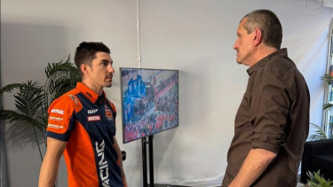Bantah Rumor Pemecatan dari KTM, Maverick Vinales Ngamuk: Saya Akan Akhiri Musim MotoGP 2026 Sesuai Kontrak!