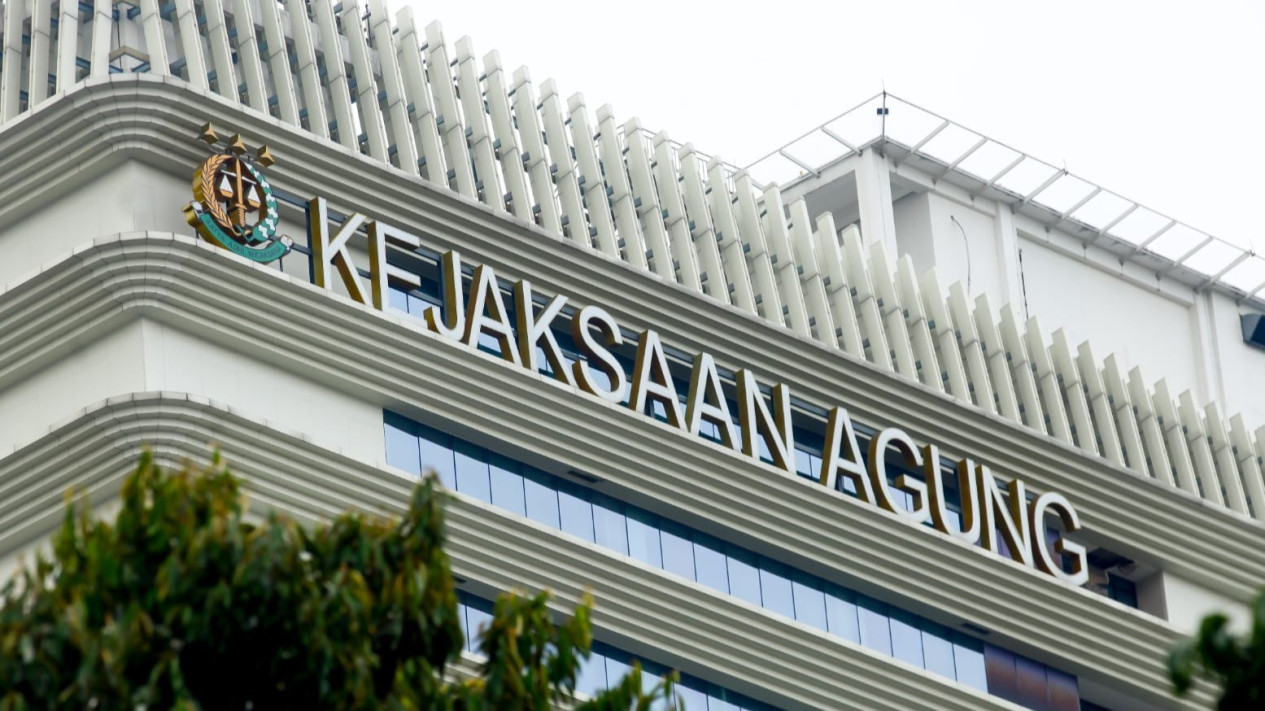 Kasus TPPU Masih Diusut, Jaksa Agung Hentikan Sementara Status Jaksa Terhadap Febrie Adriansyah
            - galeri foto