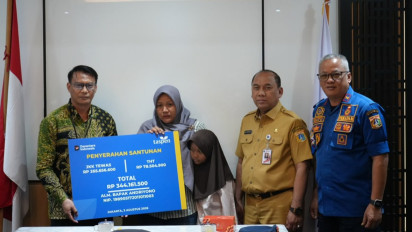 TASPEN Serahkan Manfaat THT dan JKK Petugas Damkar yang Gugur Saat Bertugas