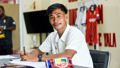 Inalillahi, Pemain Thailand Tewas Tersambar Petir Ketika Bertanding di Lapangan