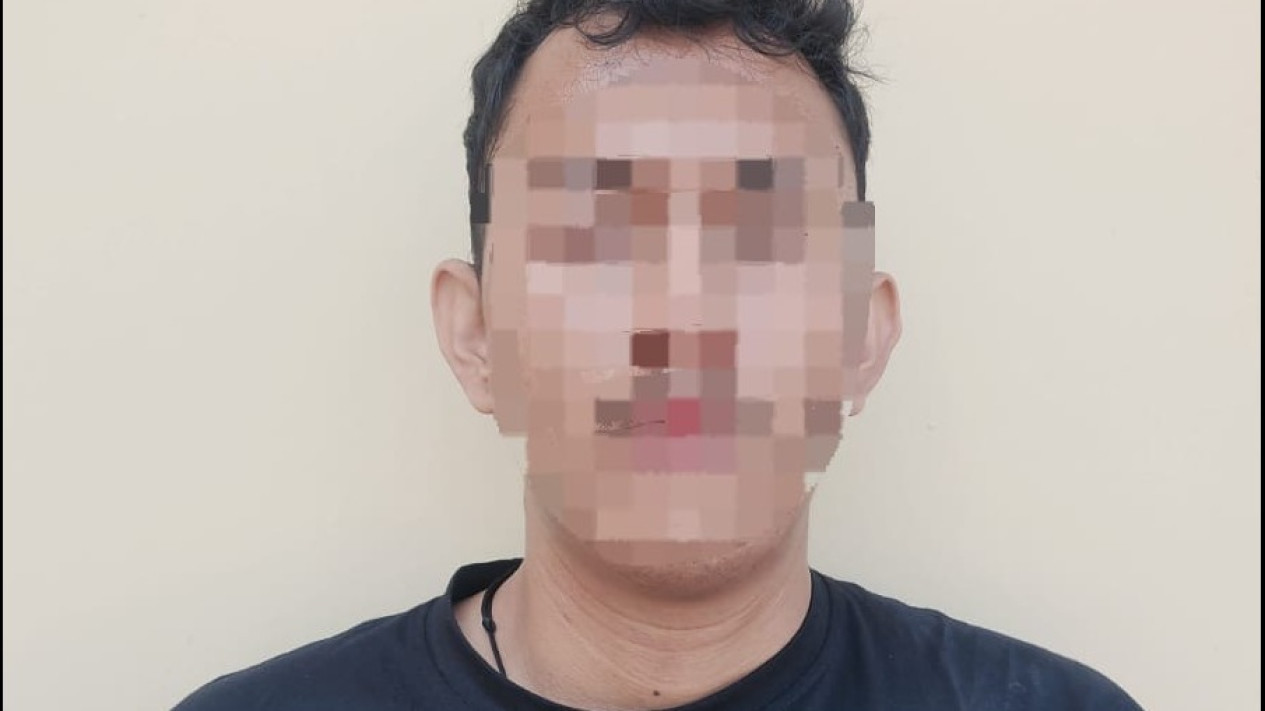 Pengakuan Pelaku Mutilasi Pria di Depok: Mengaku Dipegang Korban Hingga Susah Bawa Jasad
            - galeri foto