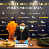 Polda Metro Gagalkan Peredaran Narkoba di Tangerang, Dua Pria Bawa Dua Paket Ganja Diciduk