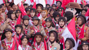 Gubernur Khofifah Lepas 1537 Kontingen Pramuka Jatim ke Jambore Nasional XII