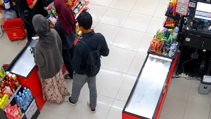 Viral Wanita di Minimarket Bintaro Diduga Alami Pelecehan Seksual Modus Pria Rekam Ponsel dari Sandal