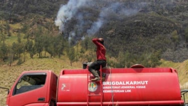 Karhutla di Gunung Bromo Hanguskan Ratusan Hektare, DPR Sentil Kemenhut: Jangan Nunggu Api Besar