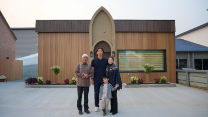 Viral Suami Nikita Willy jadi Imam Shalat Jumat di Masjid Indonesia Pertama di Kanada, Getaran Al-Quran Indra Priawan Dipuji