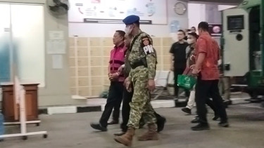 Febrie Adriansyah Tiba di Rutan KPK Usai 7 Jam Diperiksa Kejagung
