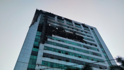 Damkar Sebut Percikan Api Sempat Muncul Kembali di Lantai 8 Gedung Bapenda Jakarta