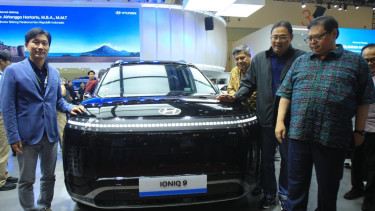 Menko Airlangga Kunjungi Booth Hyundai, IONIQ 9 Jadi Sorotan di GIIAS 2026