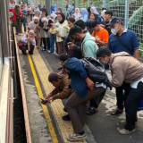 Siswi SMA Tewas Usai Tertemper KRL di Stasiun Jurangmangu Tangsel