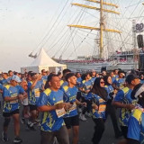 Ribuan Warga Antusias Naik Kapal Perang Saat Open Base Koarmada II Surabaya