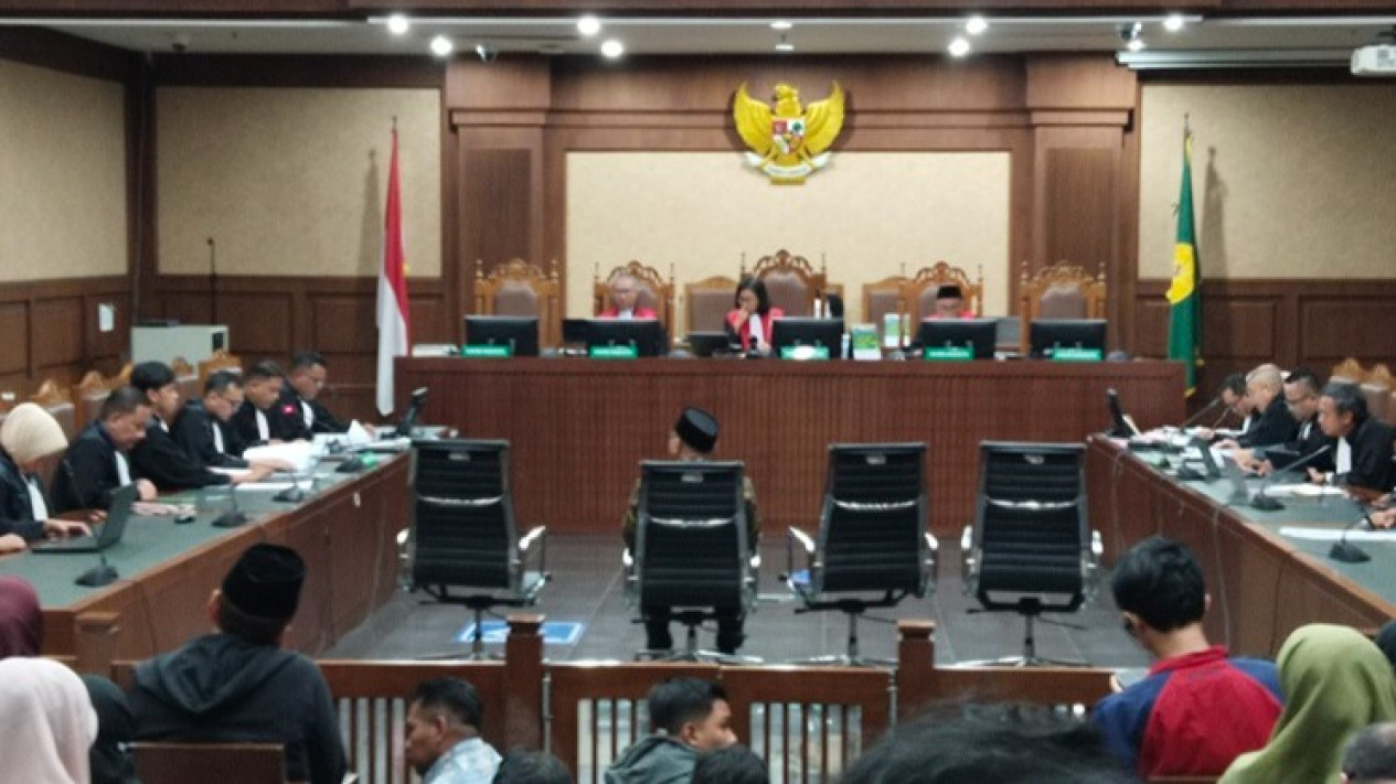 Yaqut Didakwa Rugikan Negara Rp622 Miliar di Kasus Korupsi Kuota Haji
            - galeri foto