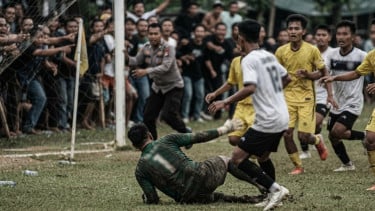 Viral! Kiper 17 Tahun Dipukul dari Belakang hingga Tersungkur, Liga Bantul 2026 Kembali Tercoreng