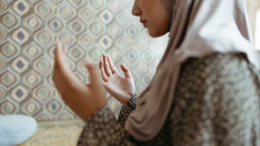 Membuka Peluang Baru Bagi Rezeki yang Tersendat, Doa Pembuka Rezeki Sebagai Penenang Hati dan Penguat Ikhtiar