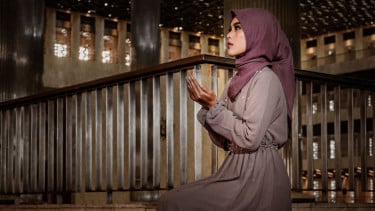 Jangan Langsung Bangun setelah Salam, Baca Doa Ini Dulu usai Mengerjakan Shalat Sunnah Mutlak Rebo Wekasan