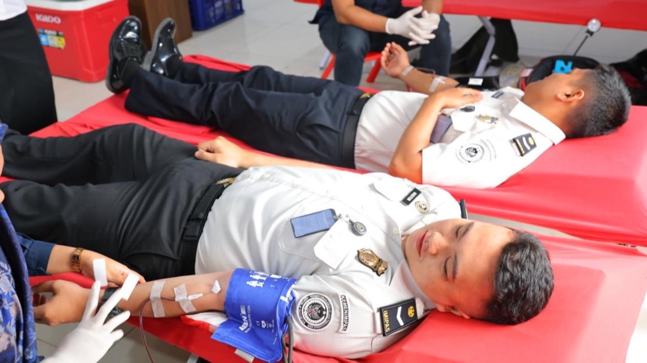 Rayakan HUT Ke-81 RI, Kanwil Imigrasi Sumut Gelar Donor Darah dan Cek Kesehatan Gratis
            - galeri foto