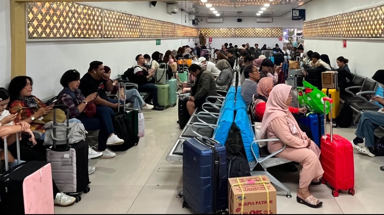 1,56 Juta Penumpang Tercatat Menggunakan Kereta Api Bandara YIA selama Januari hingga Juli 2026
            - galeri foto