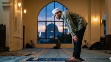 Sempat Terpikir Soal Utang Ketika Sedang Shalat, Apakah Shalatnya Diterima? Begini Hukumnya dalam Islam